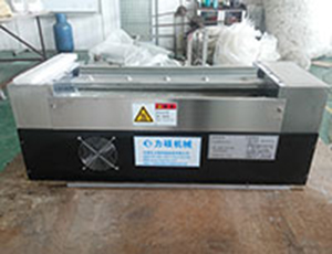 中山客戶訂購珍珠棉熱熔膠機(jī)與直切機(jī)