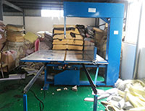 家具廠訂購可切1200海綿立切機(jī)